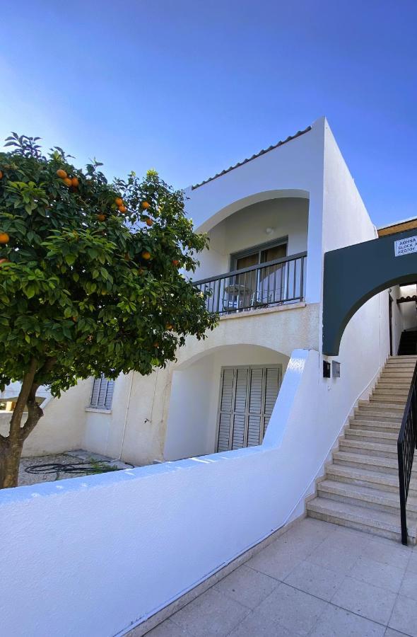 Penny'S Kato Paphos Apartment Extérieur photo